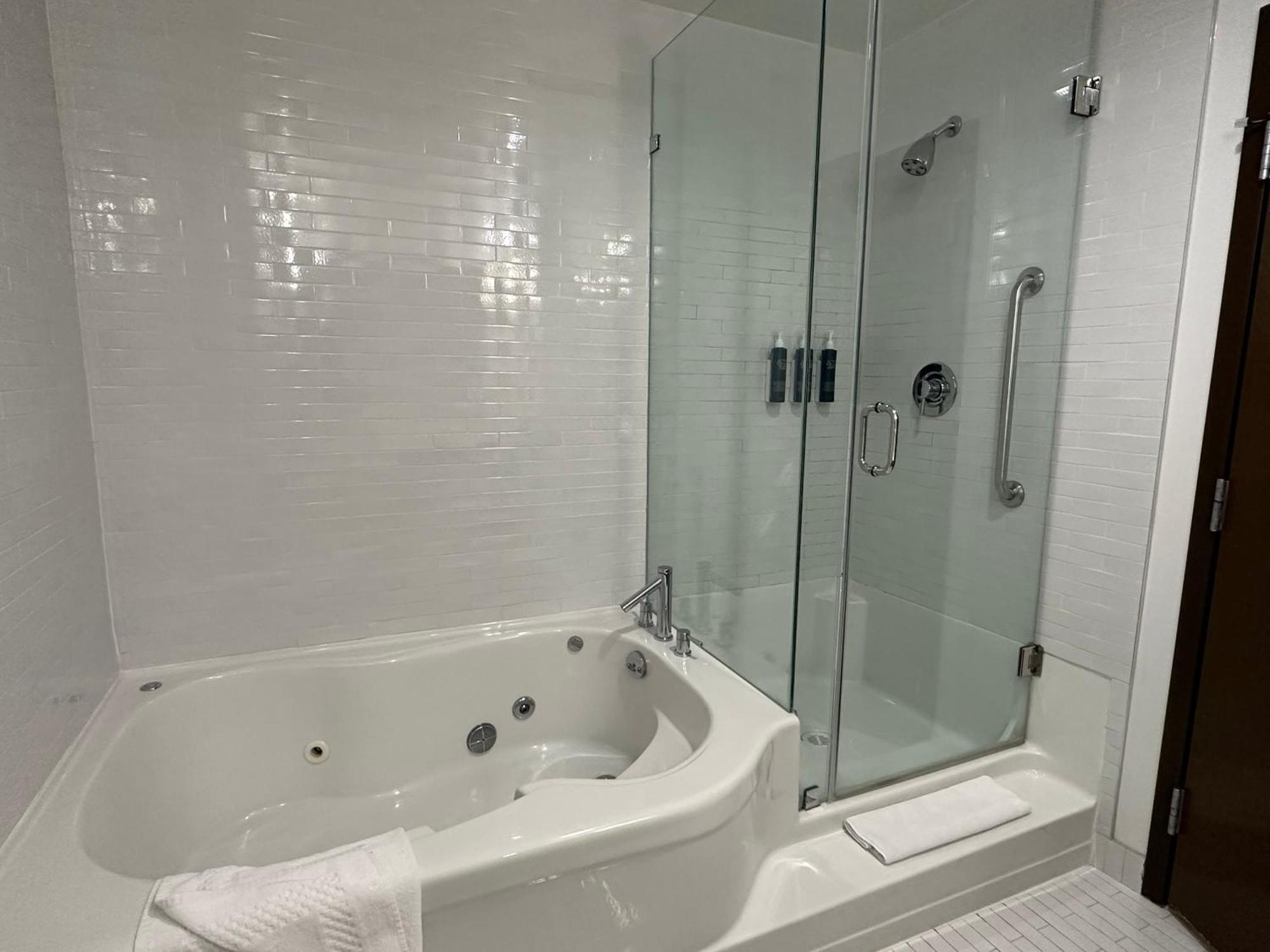 Four Points By Sheraton Edmonton Gateway Eksteriør bilde